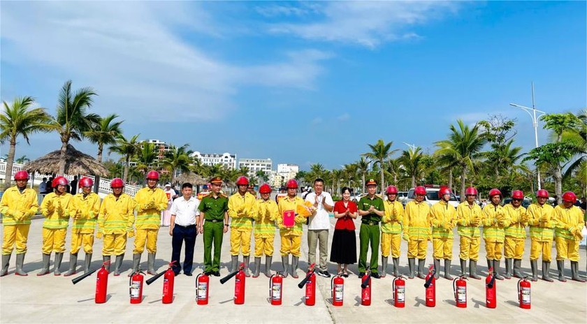 Ra mắt "Tổ chữa cháy tình nguyện tàu du lịch".