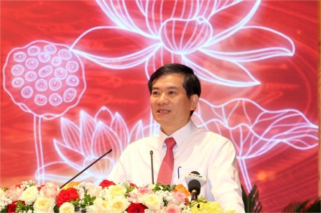 Ông Vũ Quyết Tiến - Phó Bí thư Tỉnh ủy Quảng Ninh phát biểu tại hội nghị.