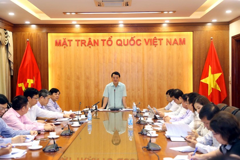 Quang cảnh cuộc họp.