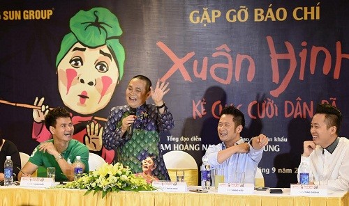  Cười nghiêng ngả trong họp báo “Xuân Hinh-Kẻ chọc cười dân dã”.