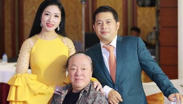 NSND Trung Kiên trực trào nước mắt khi thấy các học sinh trưởng thành