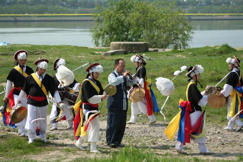 Thưởng thức múa trống Samulnori tại “Con đường văn hoá Việt - Hàn”