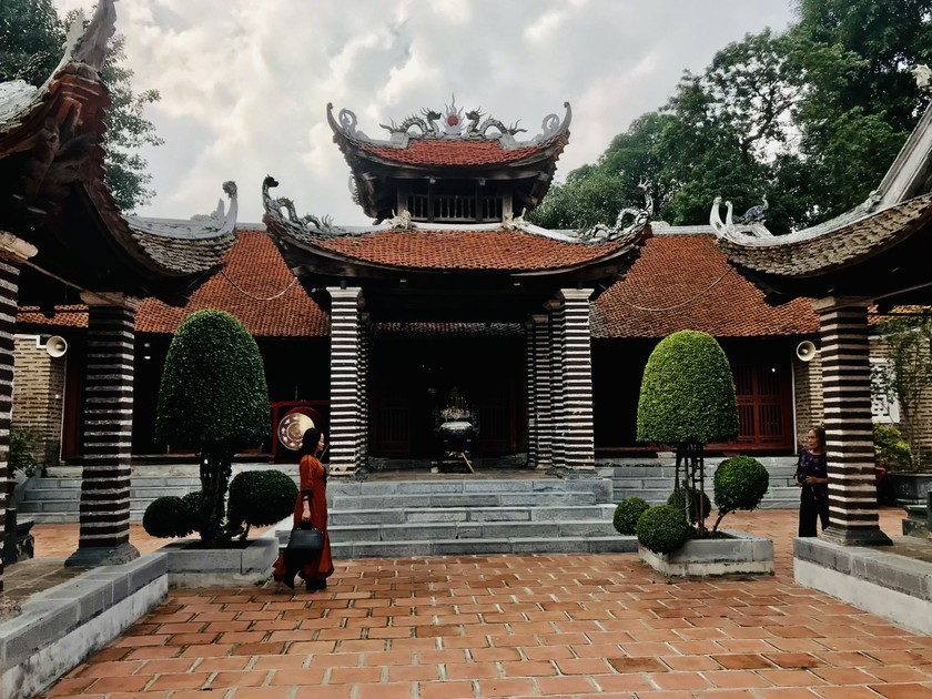 Đình Chèm là ngôi đình cổ ngàn năm tuổi thờ Đức Thánh Chèm (ảnh Thùy Dương).