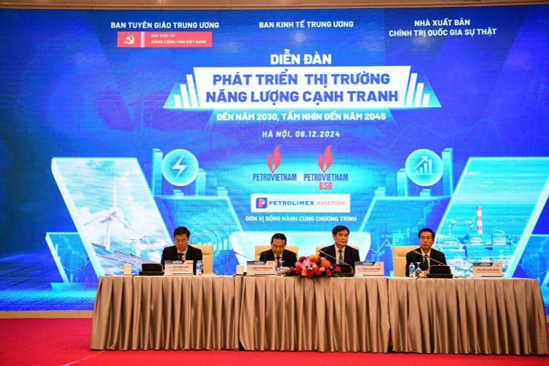 Các đại biểu tại diễn đàn “Phát triển thị trường năng lượng cạnh tranh đến năm 2030, tầm nhìn đến năm 2045”.