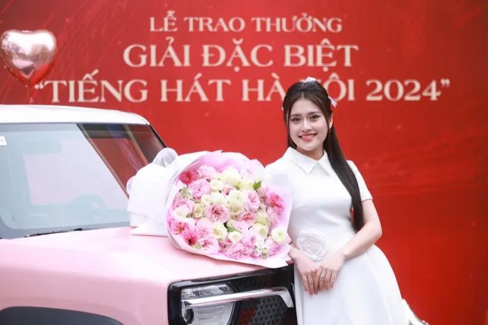 Với chất giọng đầy nội lực và giàu cảm xúc, cô gái người Hà Tĩnh- Nguyễn Mộc An đã đạt Giải đặc biệt Cuộc thi Tiếng hát Hà Nội 2024 (ảnh BTC).