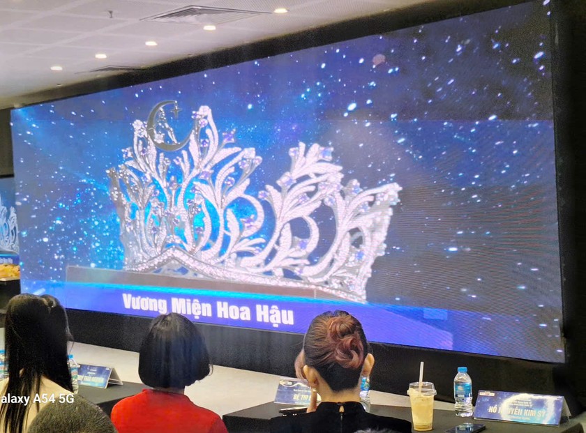 Danh hiệu &quot;Hoa hậu Trăng khuyết&quot; có tổng giá trị giải thưởng lên đến 500 triệu đồng (ảnh T.D)