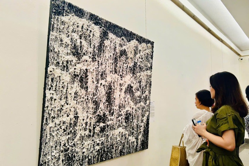 Một trong các tác phẩm trong cuộc thi “UOB Painting of the Year” (Ảnh: T.D)