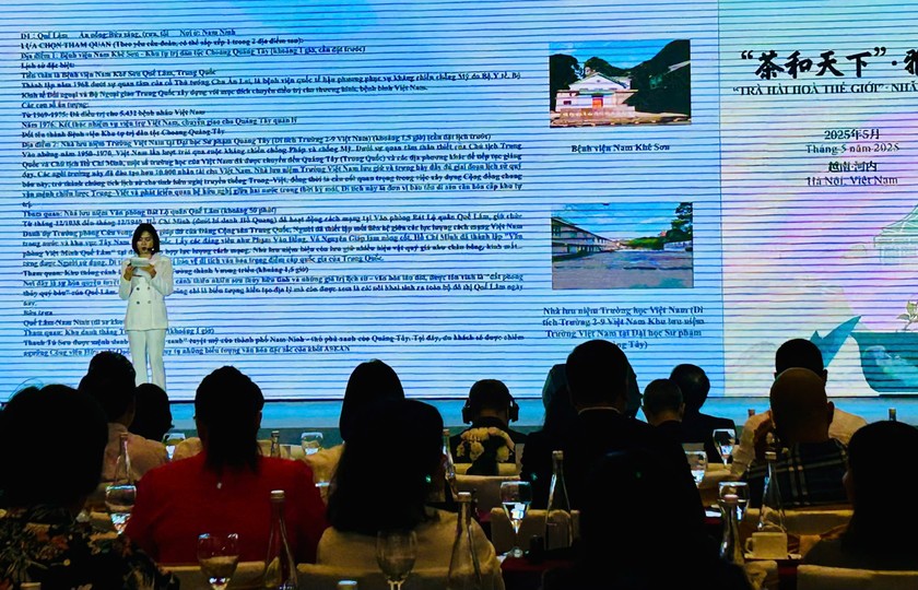BTC giới thiệu tour &quot;Hành trình đỏ hữu nghị Việt - Trung tại Quảng Tây theo dấu chân Chủ tịch Hồ Chí Minh&quot; (Ảnh: T.D).