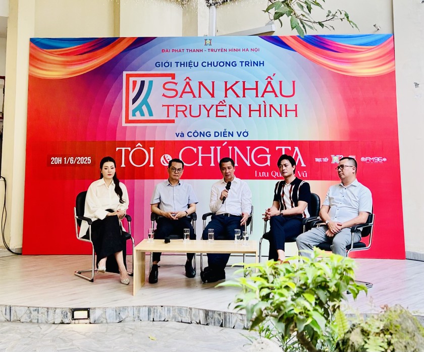 Nhà báo Nguyễn Kim Khiêm - Tổng Giám đốc - Tổng Biên tập Đài Phát thanh và Truyền hình Hà Nội chia sẻ về Vở kịch “Tôi và chúng ta” và &quot;Sân khấu truyền hình&quot; (ảnh T. Dương)