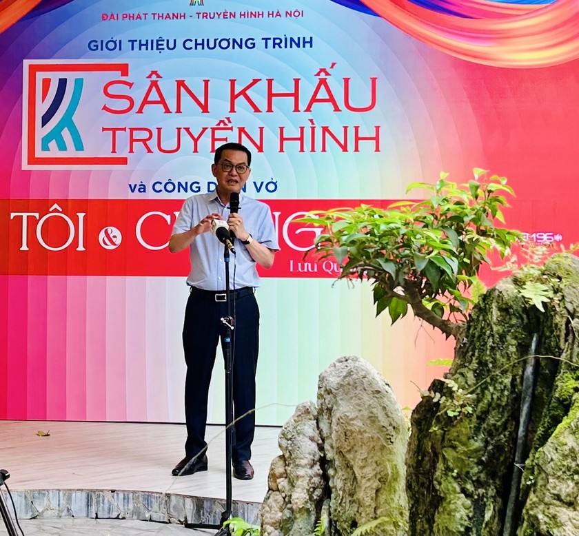 NSND Trung Hiếu - đạo diễn vở kịch “Tôi và chúng ta” (ảnh T.Dươg).