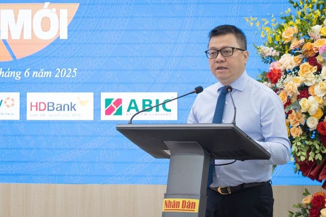 ông Lê Quốc Minh, Ủy viên Trung ương Đảng, Tổng Biên tập Báo Nhân Dân, Phó Trưởng Ban Tuyên giáo và Dân vận Trung ương, Chủ tịch Hội Nhà báo Việt Nam tại lẽ phát động cuộc thi ảnh báo chí “Việt Nam trên hành trình đổi mới” (ảnh T.D)