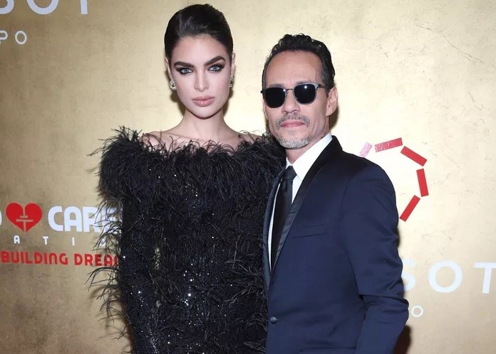 Nam ca sĩ Marc Anthony và người đẹp Nadia Ferreira. Ảnh: Getty. 