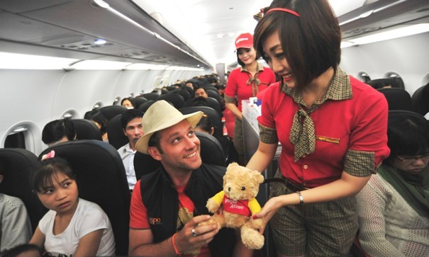 VietJetAir khai trương đường bay mới, giảm 30% giá vé khi thanh toán bằng thẻ ANZ