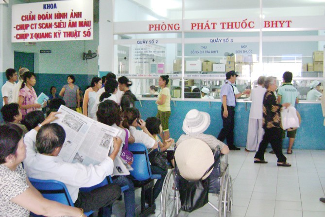 Khám chữa bệnh, thanh toán BHYT cả trong ngày lễ, ngày nghỉ