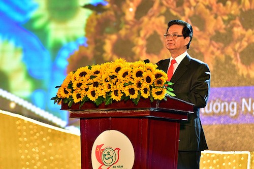 Phát huy mạnh mẽ hơn nữa tinh thần đại thắng mùa Xuân năm 1975