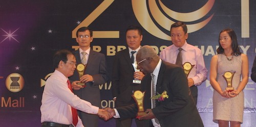 Tân Hiệp Phát nhận giải thường “Top Brands 2015”