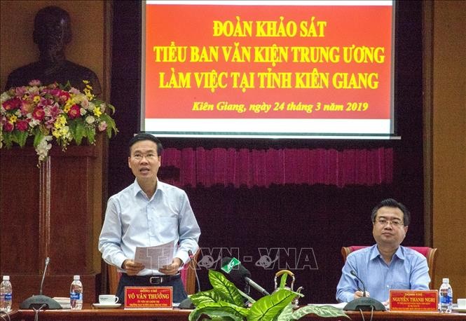 Đồng chí Võ Văn Thưởng phát biểu kết luận buổi làm việc (Ảnh TTXVN)