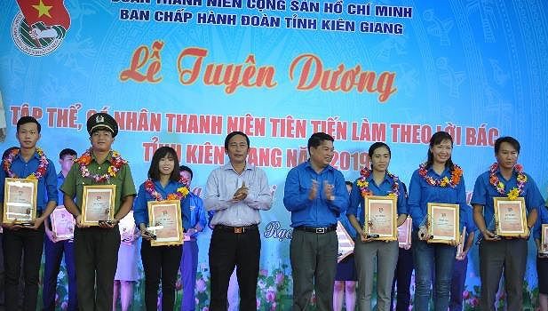 Tuyên dương các tập thể và cá nhân tiên tiến tỉnh Kiên Giang học tập làm theo lời Bác 2019