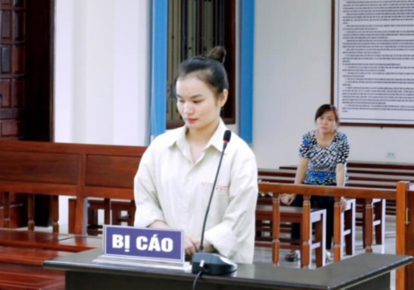 Sơn nữ mòn tay “bóc lịch” vì lừa bán bạn gái cùng quê vào động mại dâm