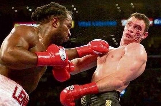 Đẹp trai, phong độ nhưng võ sĩ Lennox Lewis lại dính nghi án đồng tính