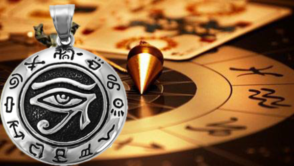 Bùa Amulet Là Gì? Khám Phá Ý Nghĩa Và Công Dụng Của Bùa Amulet