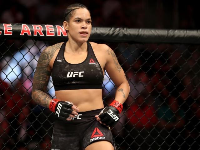 Nữ võ sĩ Amanda Nunes. 