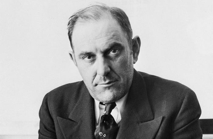 Robert V. Miller hay còn được biết đến là “Bá tước Victor Lustig”.