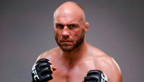 Võ sĩ Randy Couture Duane. 