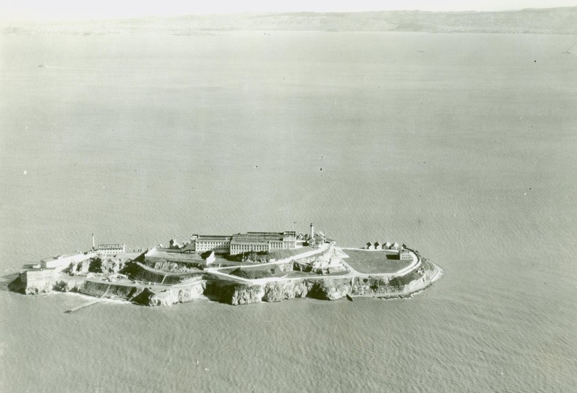 Ảnh chụp nhà tù Alcatraz năm 1932.