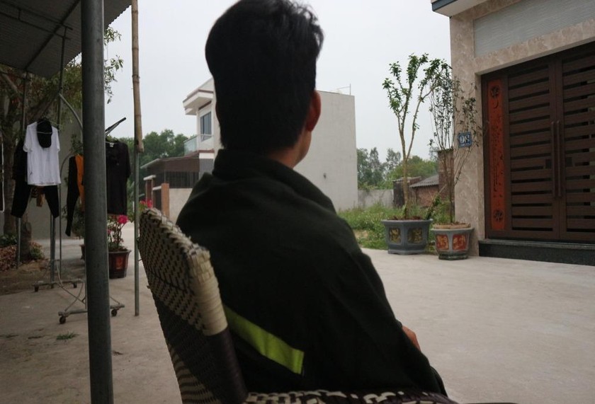 Người đàn ông từng trải qua những ngày làm chui ở Trung Quốc nhớ lại ký ức hãi hùng. 