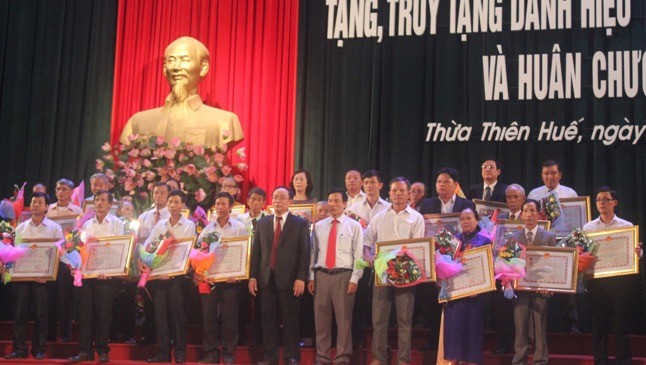 Thân nhân các Bà mẹ Việt Nam anh hùng tại buổi lễ