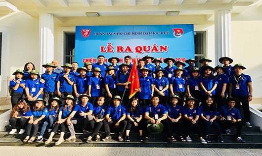 Đội Sinh viên tình nguyện Chiến dịch hè 2018 Trường Đại học Khoa học Huế