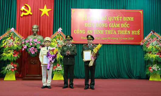 Thượng Tướng Nguyễn Văn Thành, UVTW Đảng, Thứ trưởng BCA trao QĐ điều động Đại tá Lê Quốc Hùng đến nhận công tác tại UBKT Đảng ủy CATW và Quyết định điều động và bổ nhiệm Đại tá Nguyễn Quốc Đoàn giữ chức vụ giám đốc Công an tỉnh TT Huế.