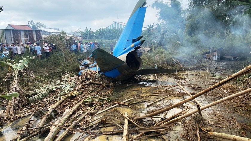 Hiện trường vụ rơi máy bay Su-22. 