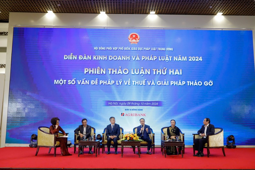 Phiên thảo luận thứ hai của Diễn đàn Kinh doanh và Pháp luật năm 2024.