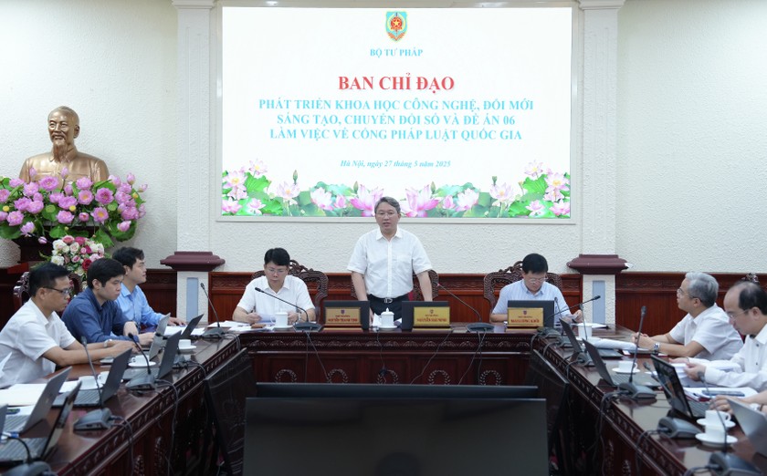 Toàn cảnh phiên họp.
