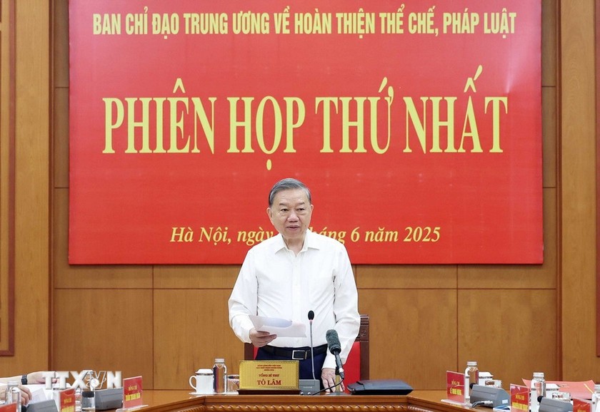 Tổng Bí thư Tô Lâm chủ trì phiên họp thứ nhất.