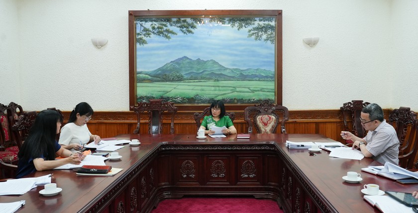 Toàn cảnh buổi làm việc.