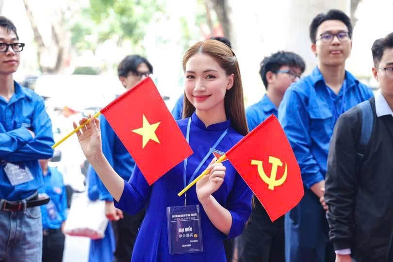Ca sỹ Hòa Minzy là một trong số gương mặt được Tuyên dương Thanh niên tiên tiến làm theo lời Bác năm 2025