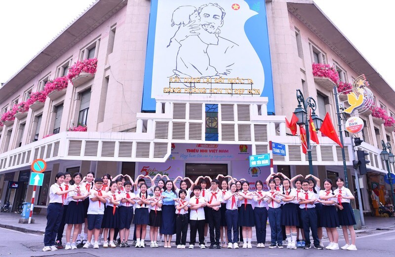 Triển lãm "Thiếu nhi Việt Nam vững bước tiến vào kỷ nguyên mới" nằm trong chuỗi các sự kiện chào mừng ĐH Cháu ngoan Bác Hồ 2025. (Ảnh T.Ư Đoàn)