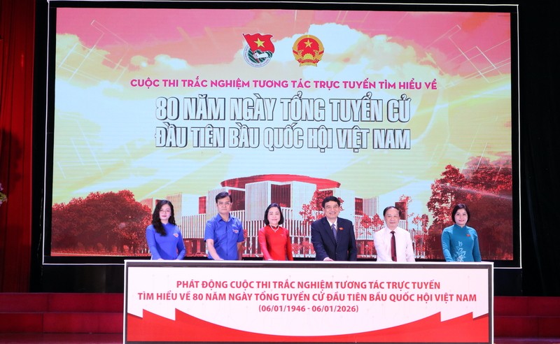 Các đại biểu thực hiện nghi thức Lễ phát động cuộc thi. (Ảnh: T.Ư Đoàn)