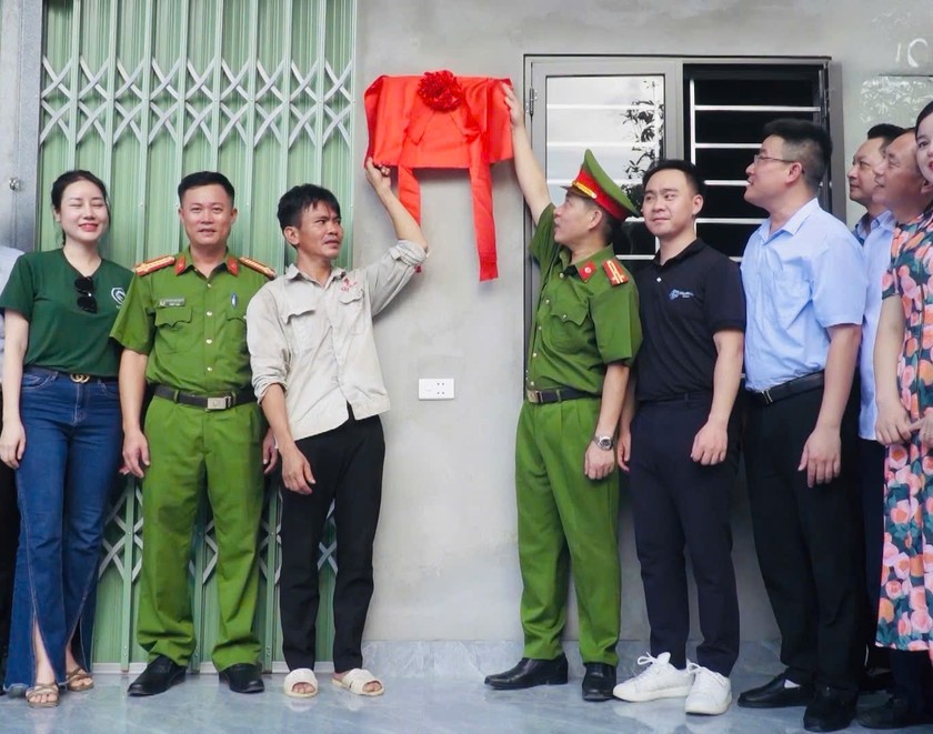 Tính đến thời điểm hiện tại, thành phố Lào Cai đã xây mới và sửa chữa được 67/95 nhà (đạt hơn 89%) Tính đến thời điểm hiện tại, thành phố Lào Cai đã xây mới và sửa chữa được 67/95 nhà (đạt hơn 89%)
