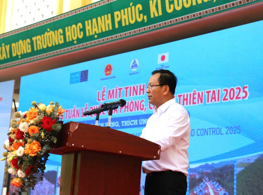 Ph&oacute; Chủ tịch thường trực UBND tỉnh L&agrave;o Cai Ho&agrave;ng Quốc Kh&aacute;nh ph&aacute;t biểu tại buổi lễ