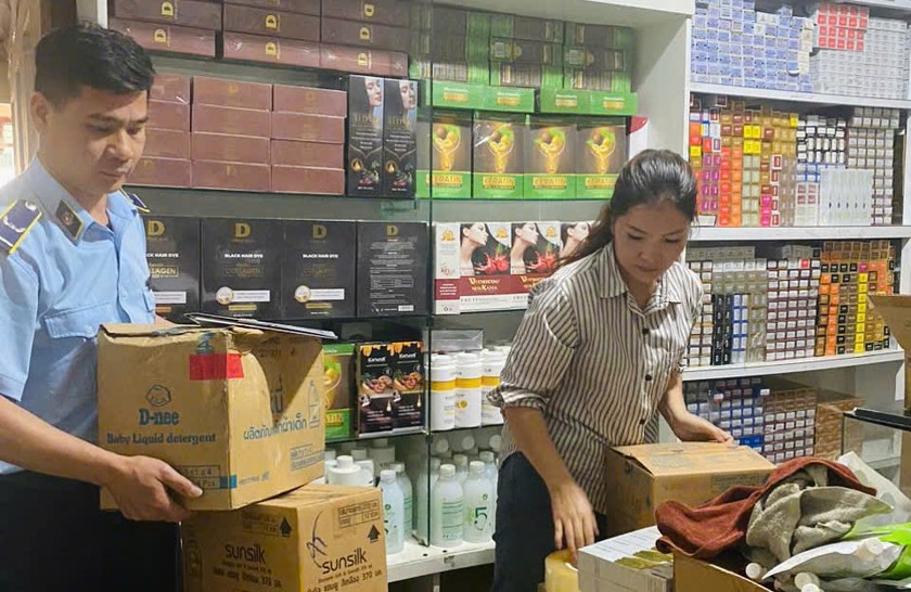 Phát hiện hơn 7 tạ bột ngọt không rõ nguồn gốc, xuất xứ
