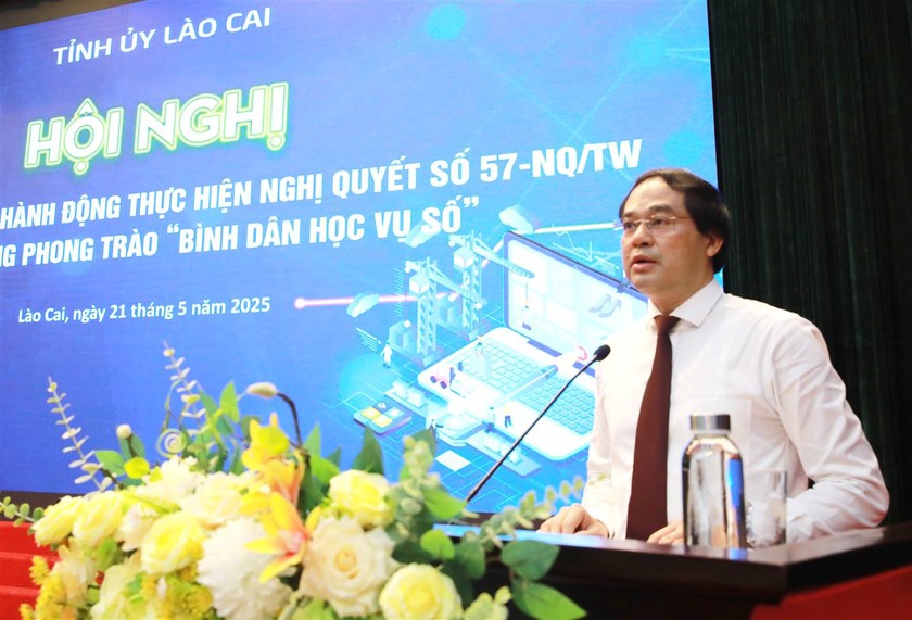 Bí thư Tỉnh ủy, Chủ tịch UBND tỉnh Lào Cai Trịnh Xuân Trường phát biểu tại hội nghị.
