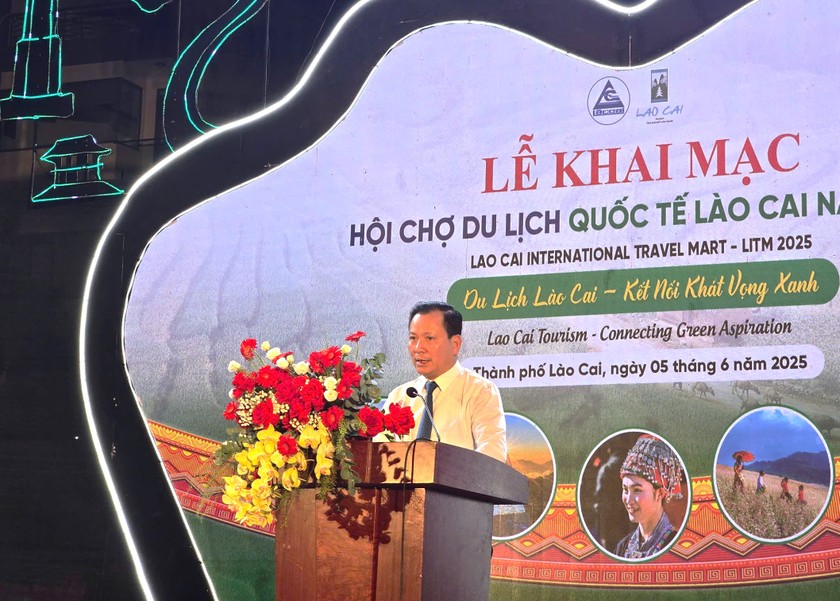 Ông Hoàng Quốc Khánh - Phó Chủ tịch thường trực UBND tỉnh Lào Cai phát biểu khai mạc. Ông Hoàng Quốc Khánh - Phó Chủ tịch thường trực UBND tỉnh Lào Cai phát biểu khai mạc.