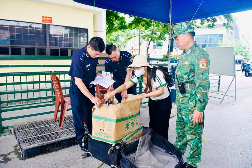  Siết chặt công tác phòng chống buôn lậu, gian lận thương mại tại cửa khẩu quốc tế Lào Cai 