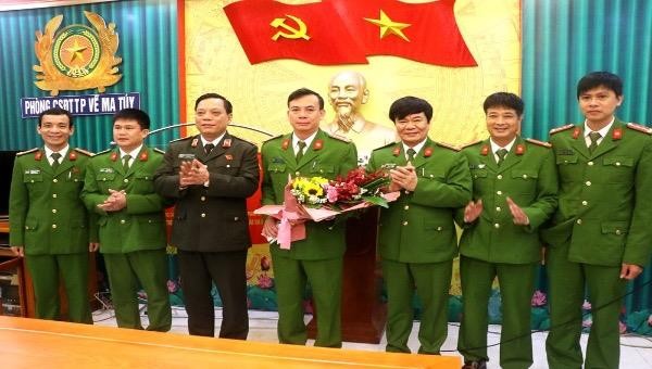 Trao phần thưởng cho Ban Chuyên án 202L.