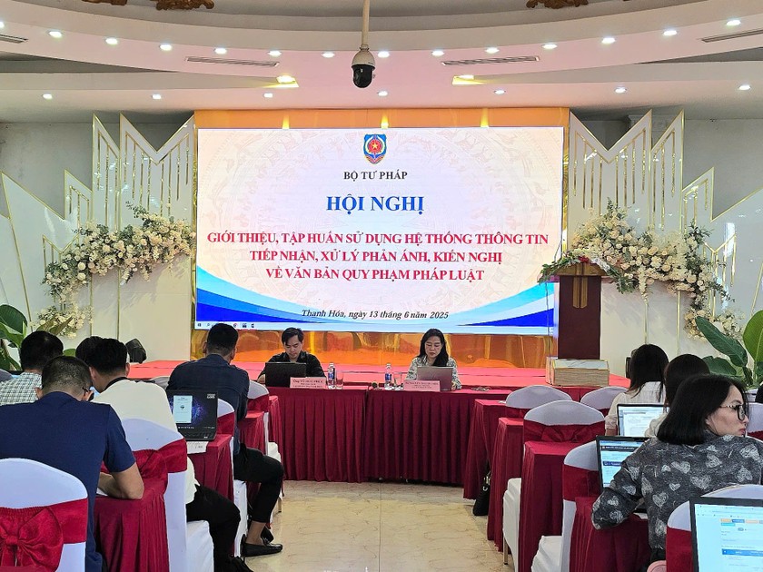 Hội nghị Giới thiệu, tập huấn sử dụng Hệ thống thông tin tiếp nhận, xử lý phản ánh, kiến nghị về VBQPPL được tổ chức vào chiều 13/6 tại Thanh Hóa (Ảnh: Lê Loan).