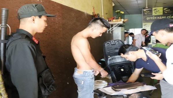 Bắt giữ băng nhóm “bảo kê” khét tiếng dọc Quốc lộ 1A